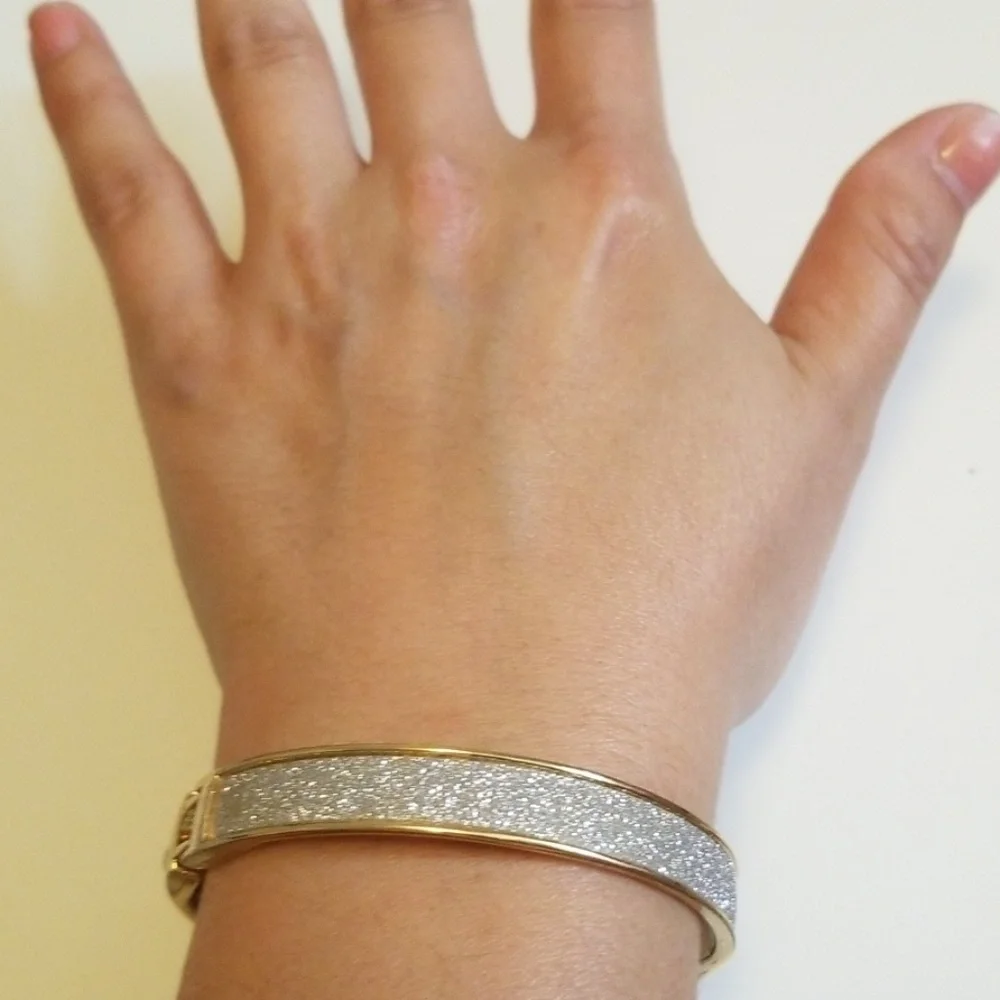 SALE 😍 4/$15 Pearl/Glitter gold hinge bracelet - Picture 5 of 5